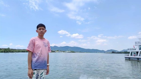 赢金配资网 安徽一名18岁高中生坐飞机到西双版纳后失联，景洪公安：目前没有进一步的消息